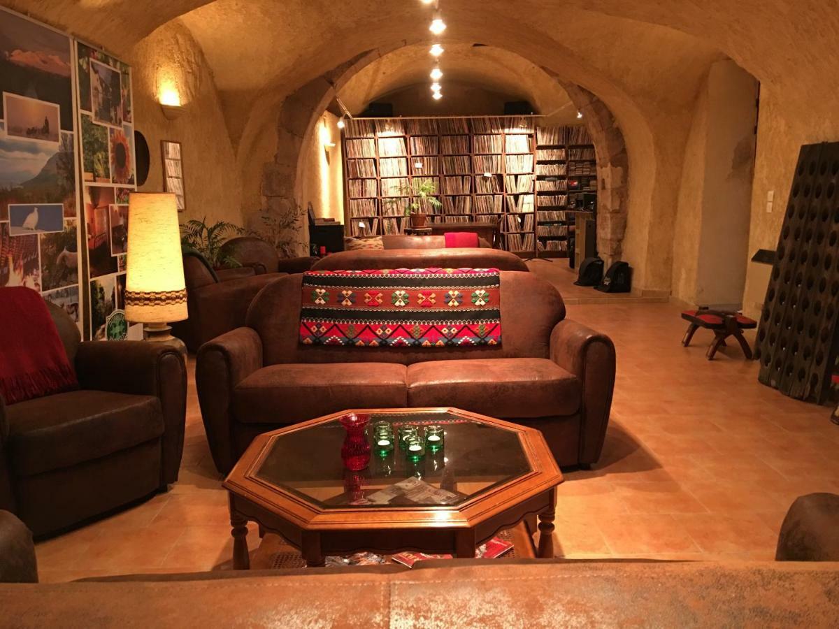 Domaine De Brousson Bed & Breakfast La Tour-sur-Orb ภายนอก รูปภาพ