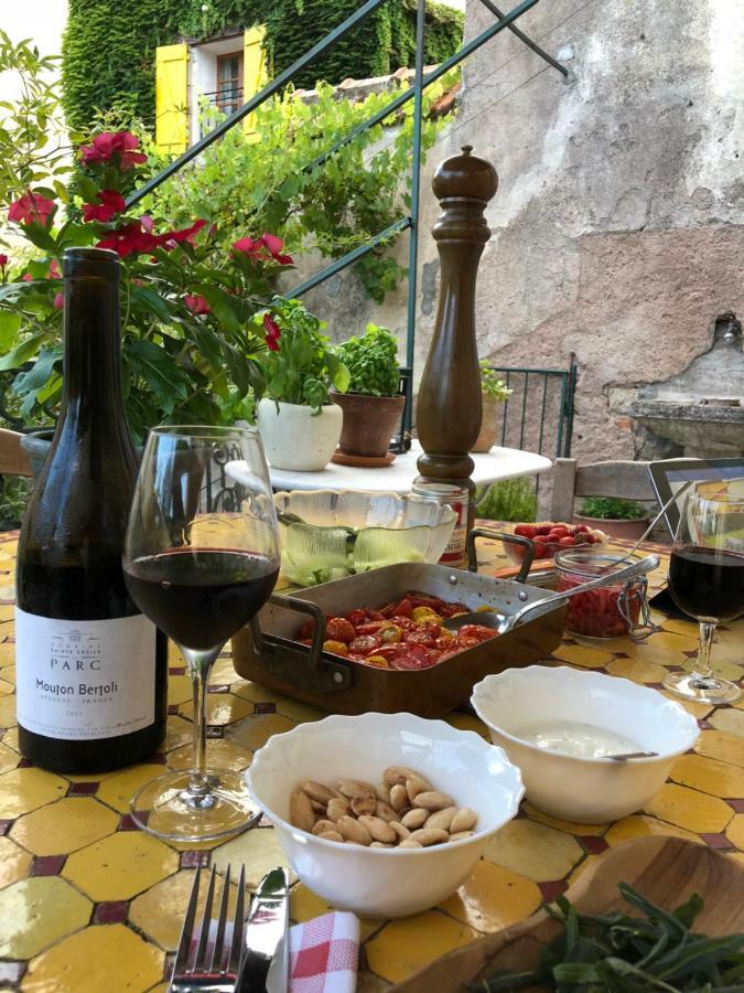 Domaine De Brousson Bed & Breakfast La Tour-sur-Orb ภายนอก รูปภาพ